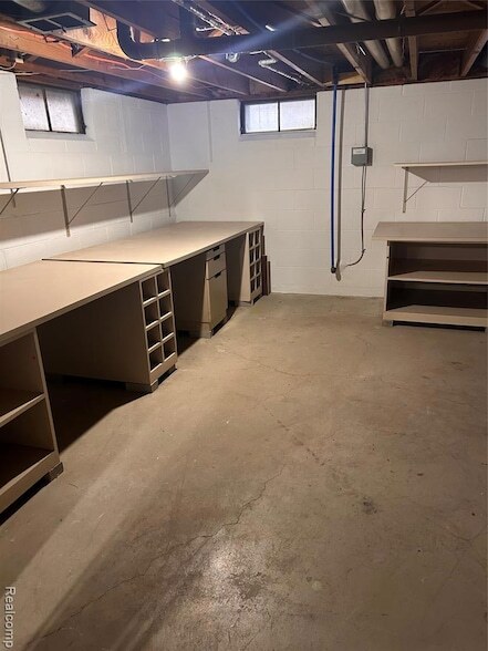 Building Photo - 1136 W Rowland St