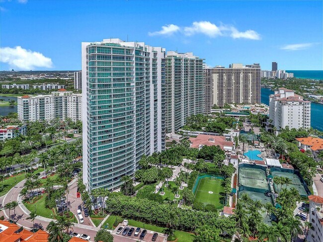 Building Photo - 19955 NE 38th Ct