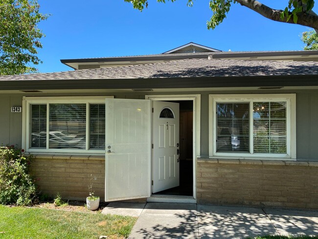 Building Photo - BLOSSOM VALLEY - Beautifully updated condo...