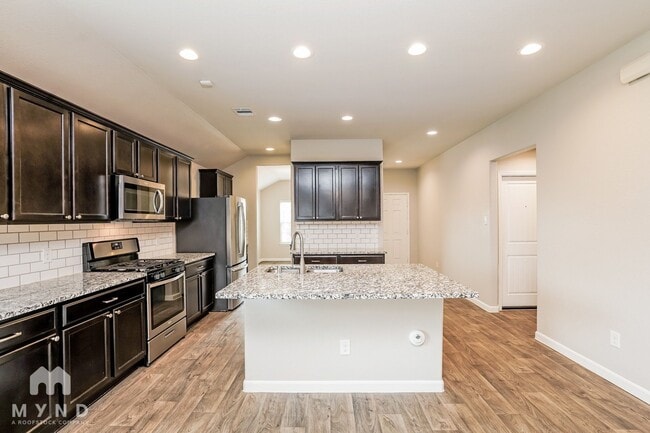 Building Photo - 3210 Sumac Dr