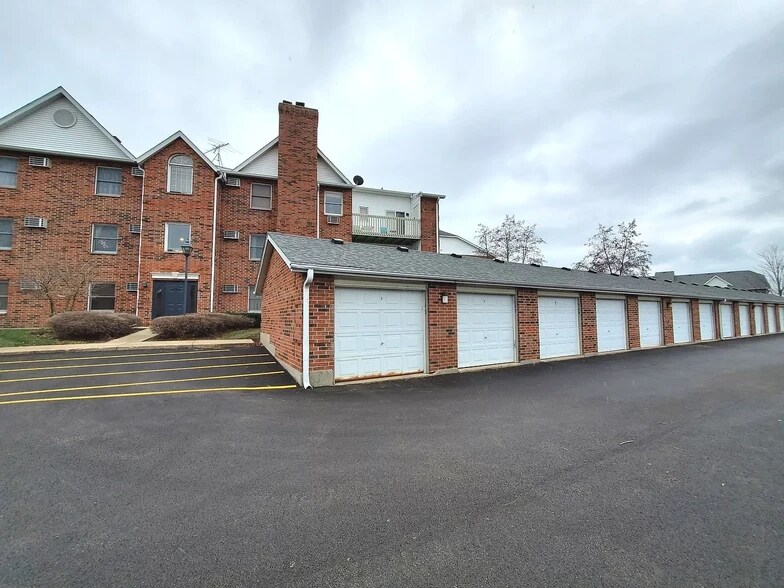 Building Photo - 1353 Cunat Ct