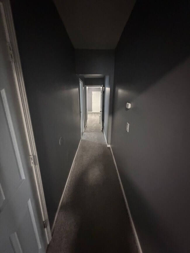 Building Photo - Freshly updated 3BR home! Leasing Special- sign lease by 6/15/2026 and second month is free!