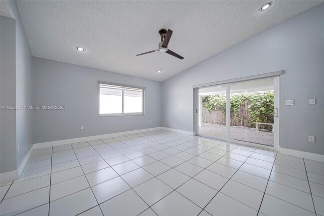 Building Photo - 621 SW 99th Pl