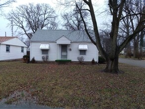 Building Photo - 3 bedroom