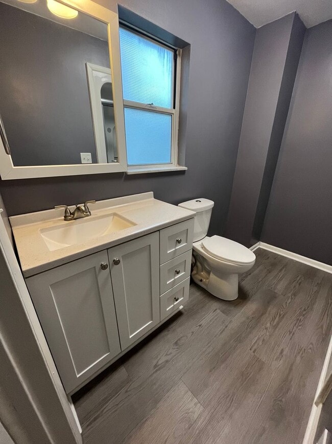 Building Photo - Three Bed, Two Bath with 2 Car Garage in N...