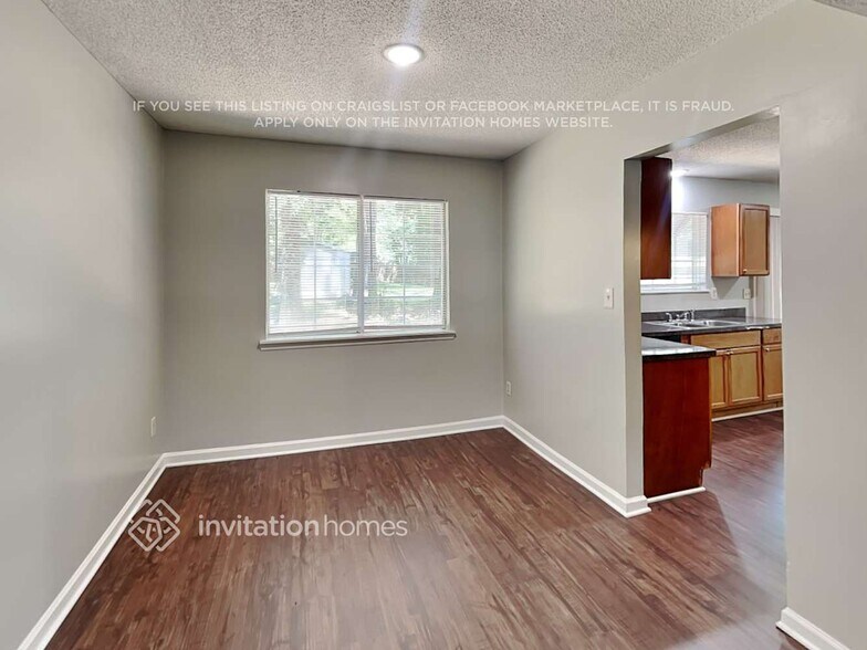 Building Photo - 7025 Markway Dr