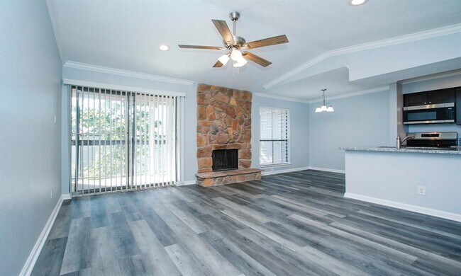 Primary Photo - 17331 Red Oak Dr