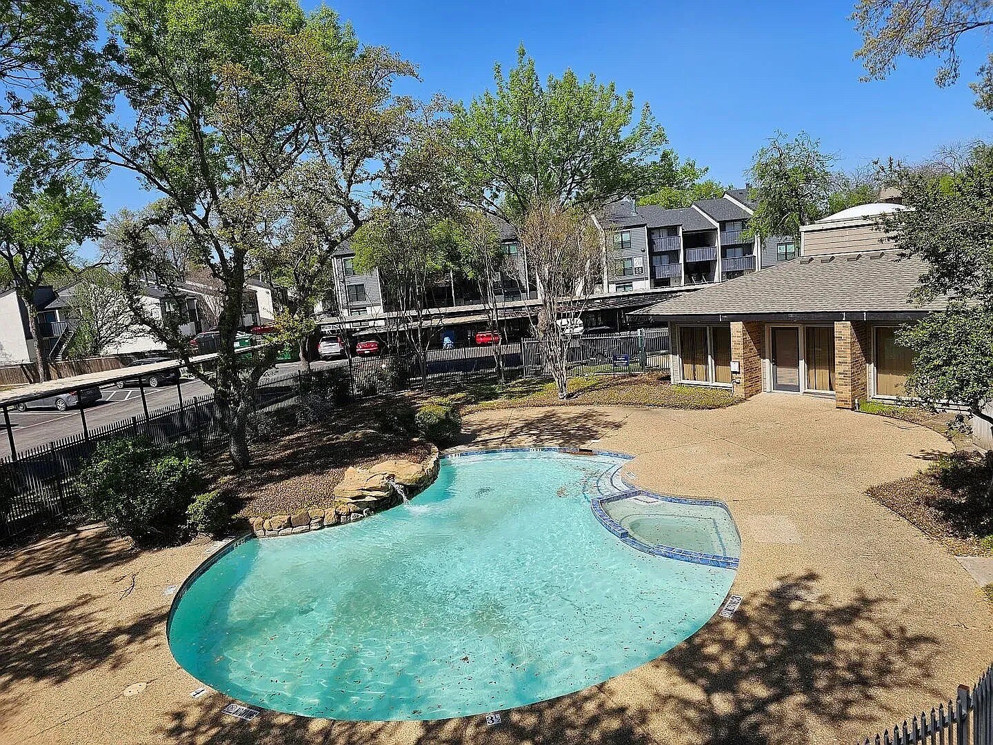 Building Photo - Room in Condo on Skillman St