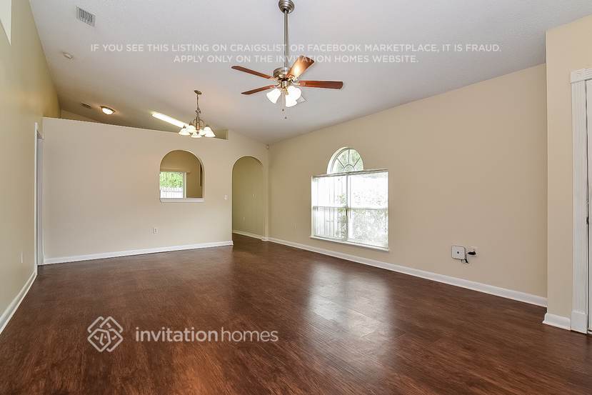 Building Photo - 6304 Calamari Pl