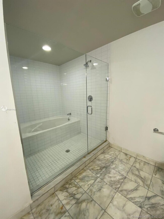 Building Photo - 888  Biscayne Blvd  2301 Miami Fl 33132