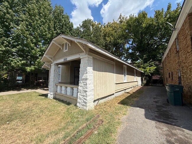 Building Photo - 434 Malvern St