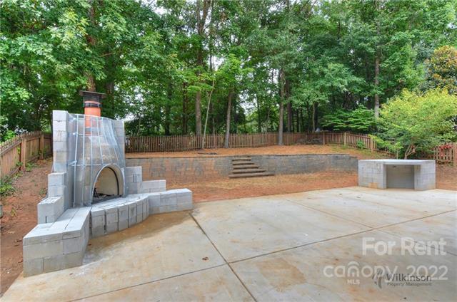 Building Photo - 8016 Lansford Rd