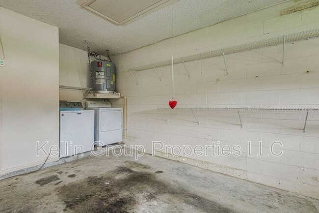 Building Photo - 5111 Cimarron Dr