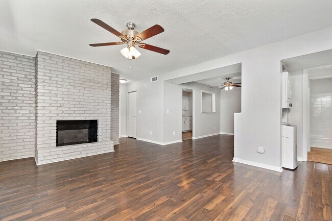 Building Photo - Marquis Plaza