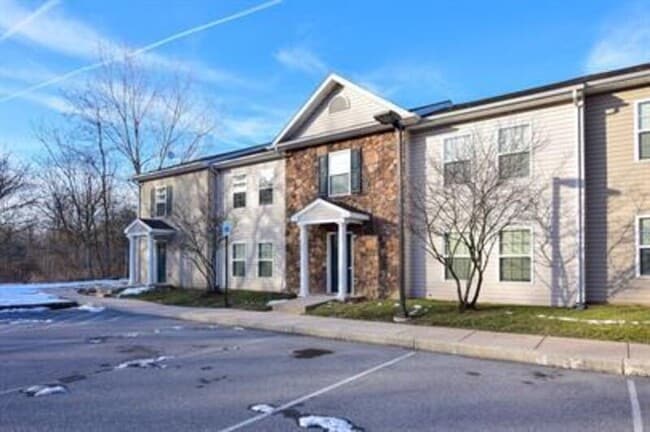 Building Photo - 1001 Hot Point Ave