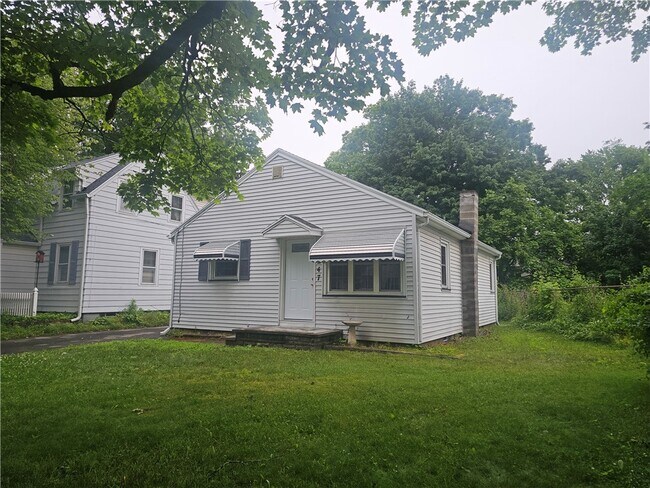 Building Photo - 247 W Hickory St