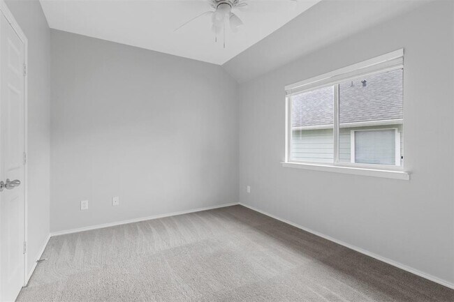 Building Photo - 100 Hilltop Dr