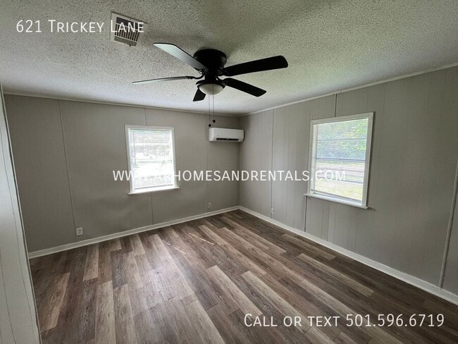 Building Photo - 621 W Trickey Ln