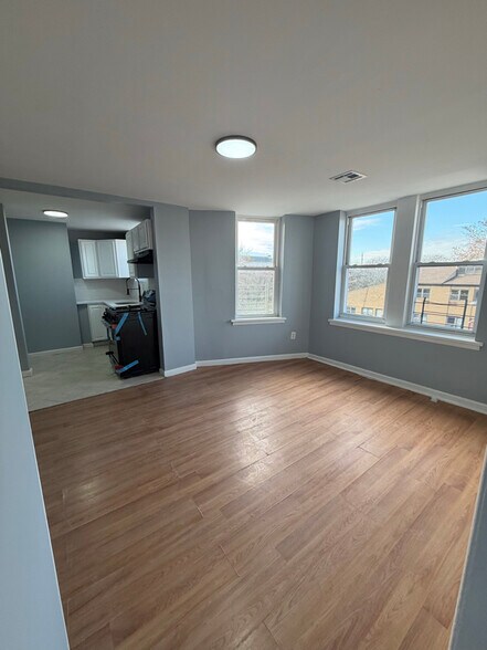 Building Photo - 320 S Orange Ave