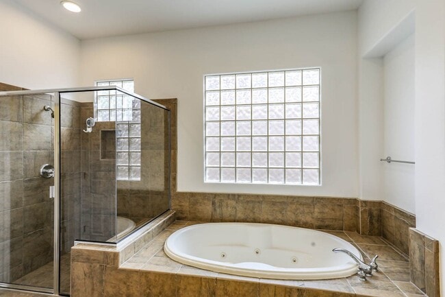 Building Photo - Anthem Country Club Beauty w/ Casita