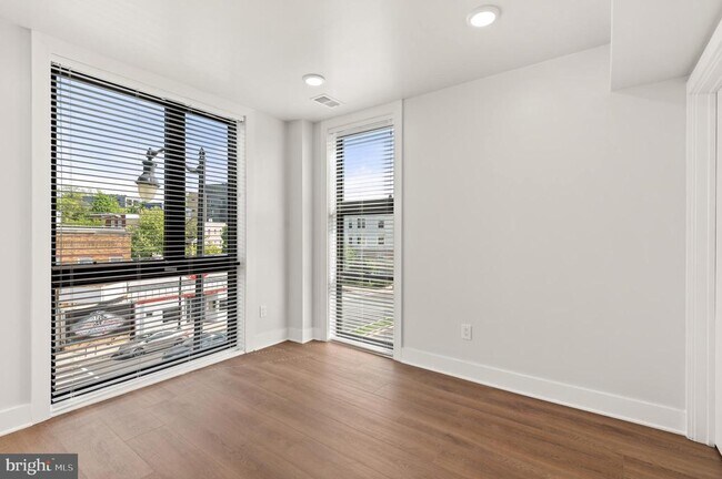 Building Photo - 1100 Bladensburg Rd NE