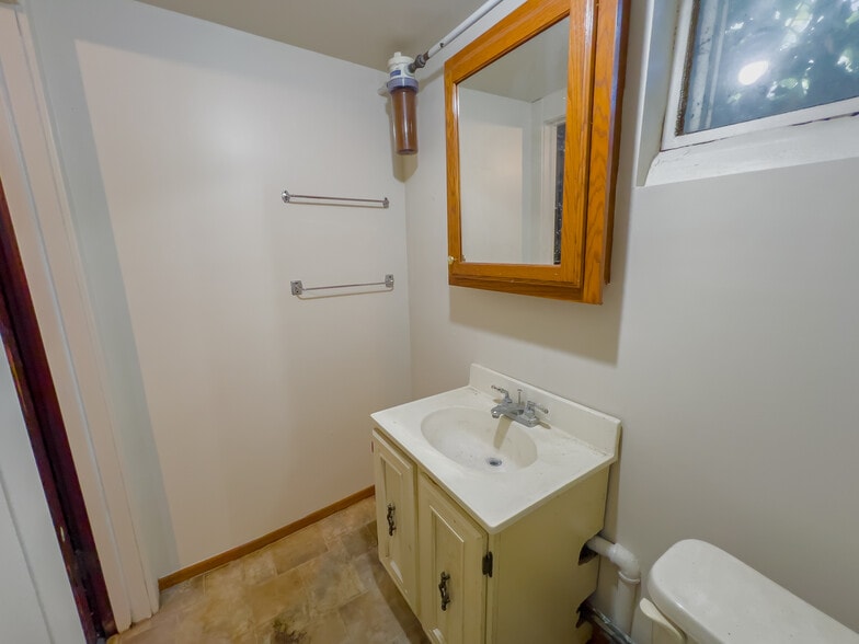 Building Photo - 464 Shasta Dr