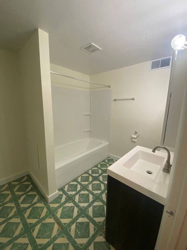 Building Photo - Charming 3 bedroom home in York, PA!