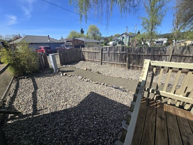 Building Photo - 2097 Castle Ave