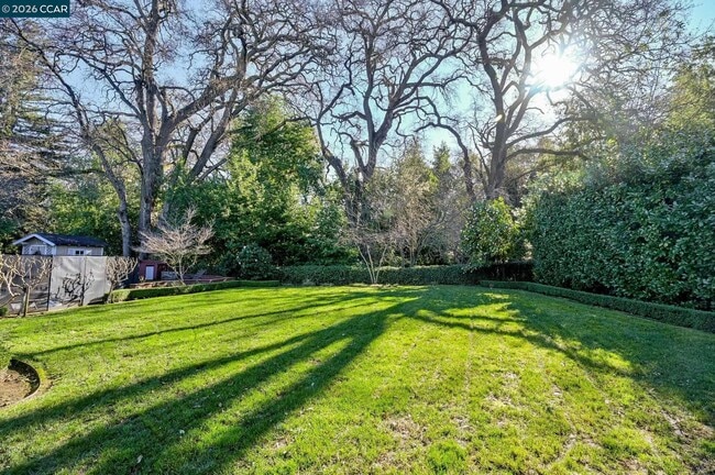 Building Photo - 161 La Serena Ave