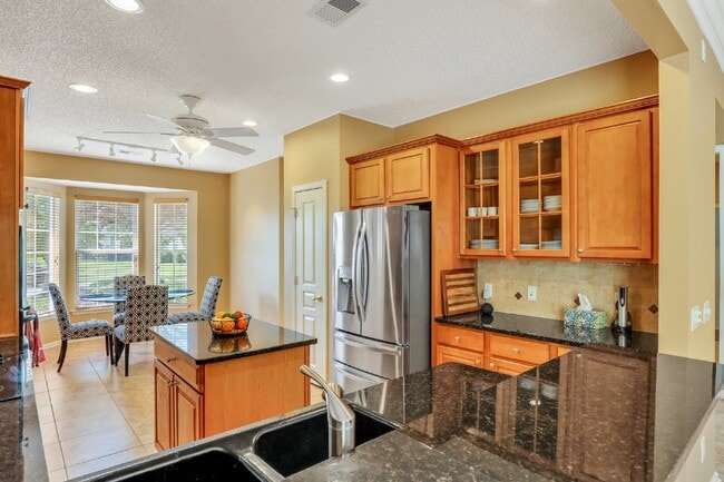 Building Photo - "Charming 2 Bed, 2 Bath with Den Rental Home in Sun City, SC - Spacious and Inviting!"