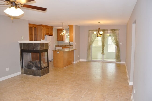 Building Photo - East Gate Area | Home | Unfurnished