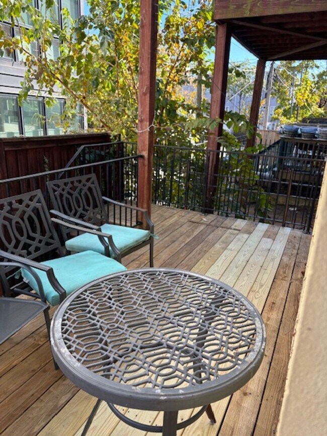 Building Photo - 2831 11th St NW