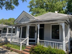 Building Photo - DOWNTOWN WILMINGTON - 3 Bedroom & 1 Bath -...