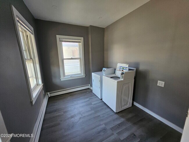 Building Photo - 11 Washington St