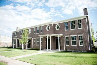Building Photo - 390 W 200 N