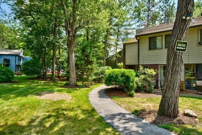 Building Photo - 522 Tumbling Hawk