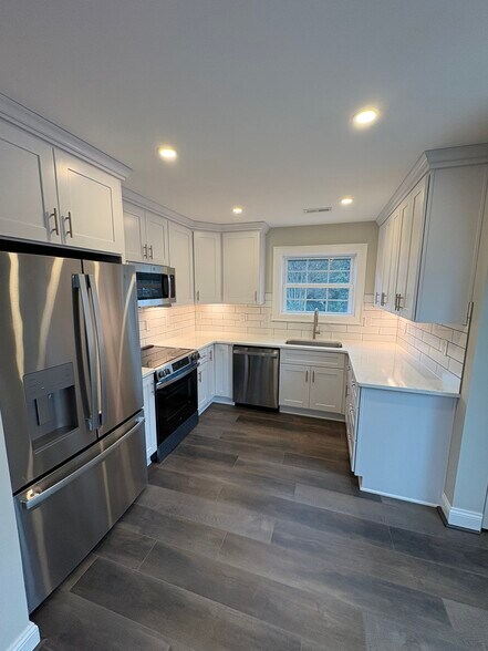 Building Photo - 3600 Moss Side Ave