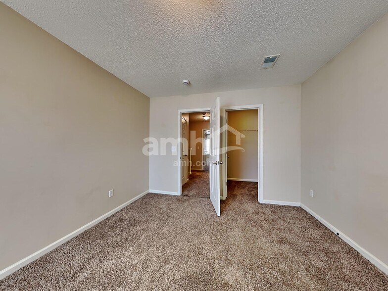 Building Photo - 1067 Briar Rose Ln