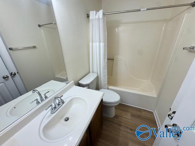 Building Photo - 5009 7 Pine Cir