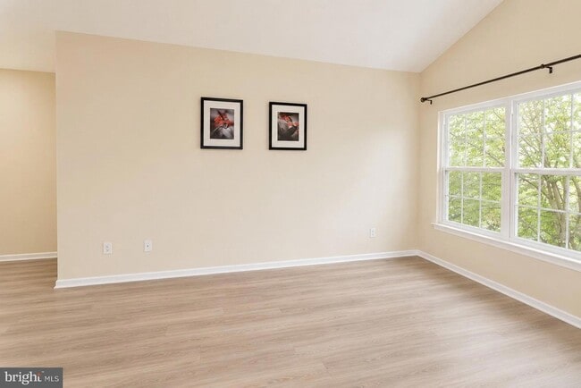 Building Photo - 18501 Fairlight Dr