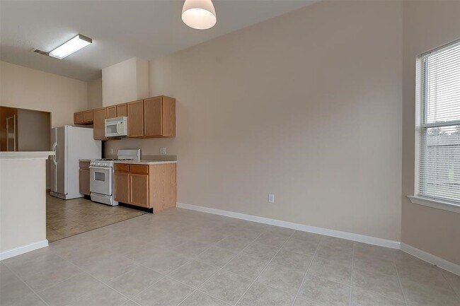 Building Photo - 19726 Cozy Cabbin Dr