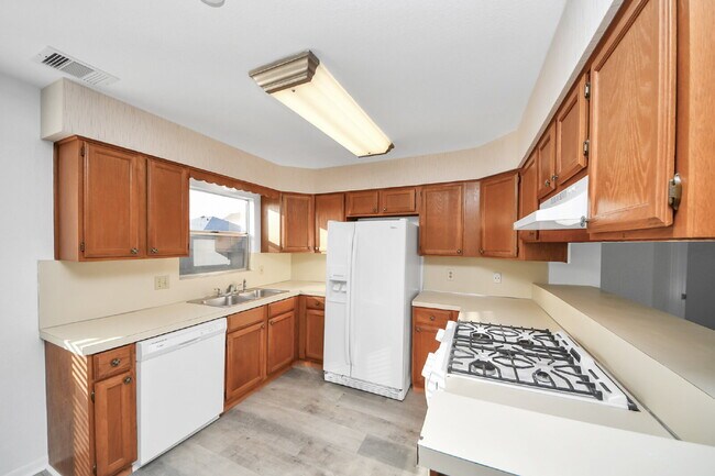 Building Photo - Waterfront Rental