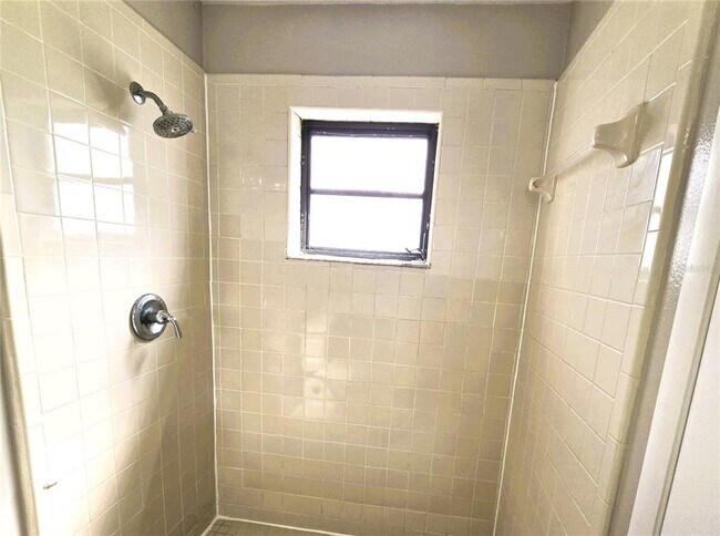 Building Photo - 2407 King Oak Ct