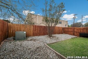 Building Photo - 14463 Edgemont St