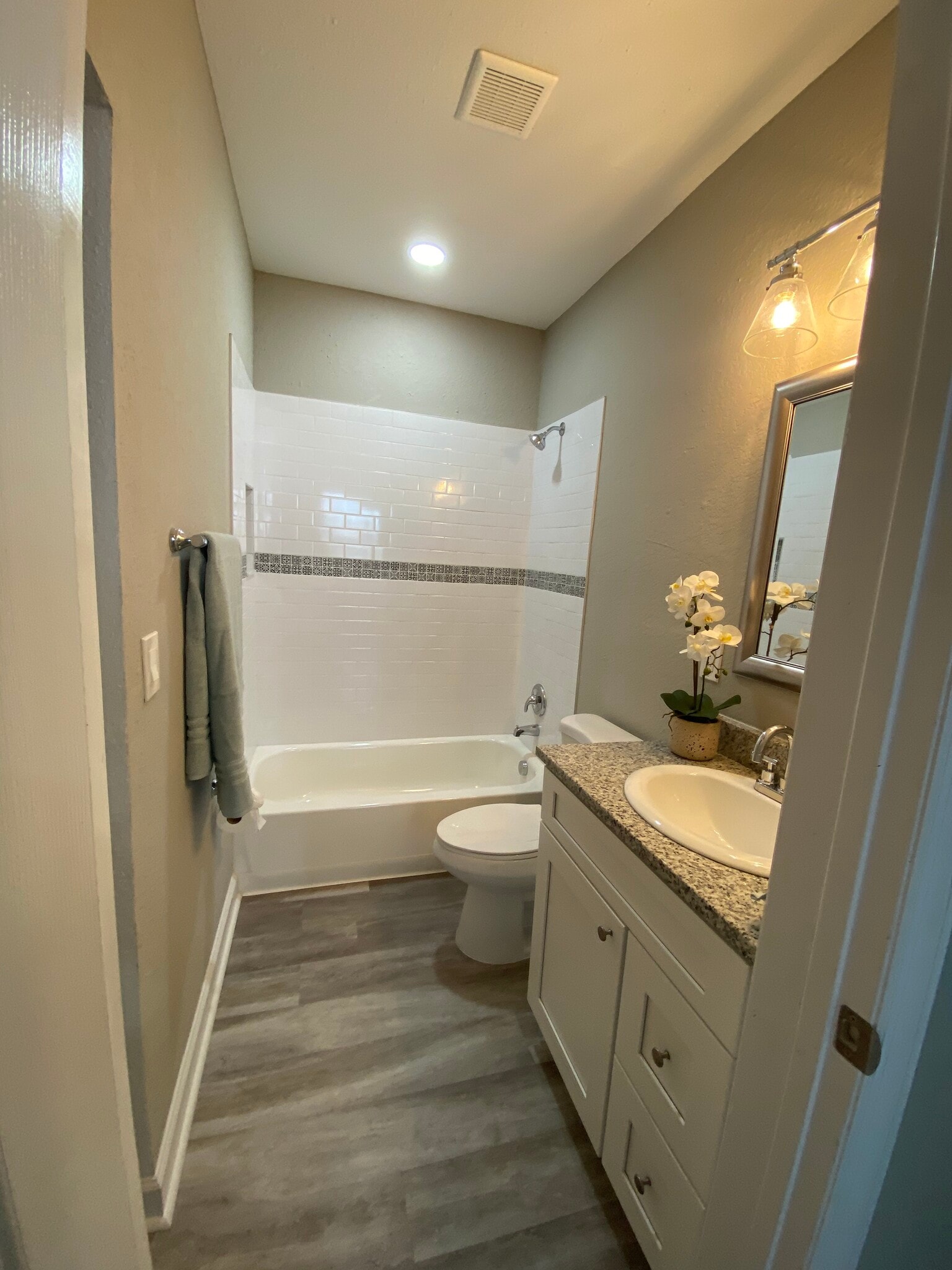 Building Photo - 1611 E 18th Ave