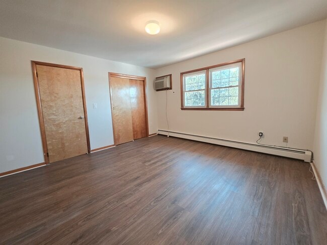 Building Photo - 295 Paulanne Terrace