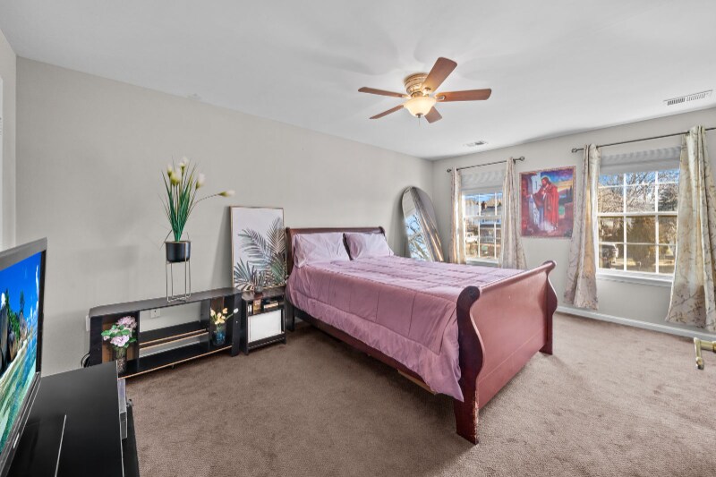 Building Photo - 13810 Mapledale Ave