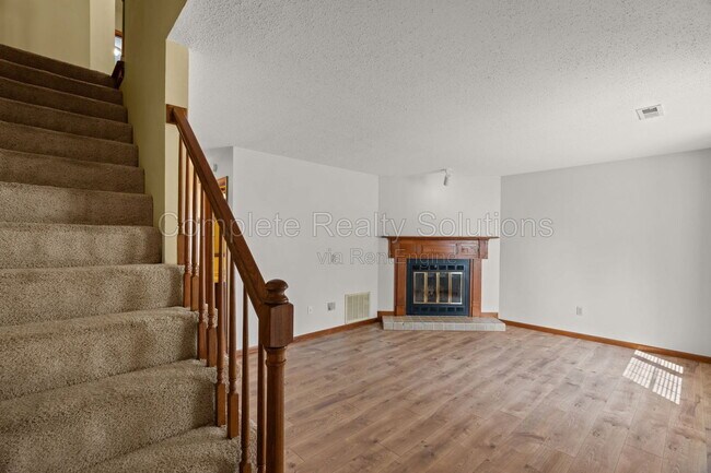 Building Photo - 254 Carmel Woods Dr