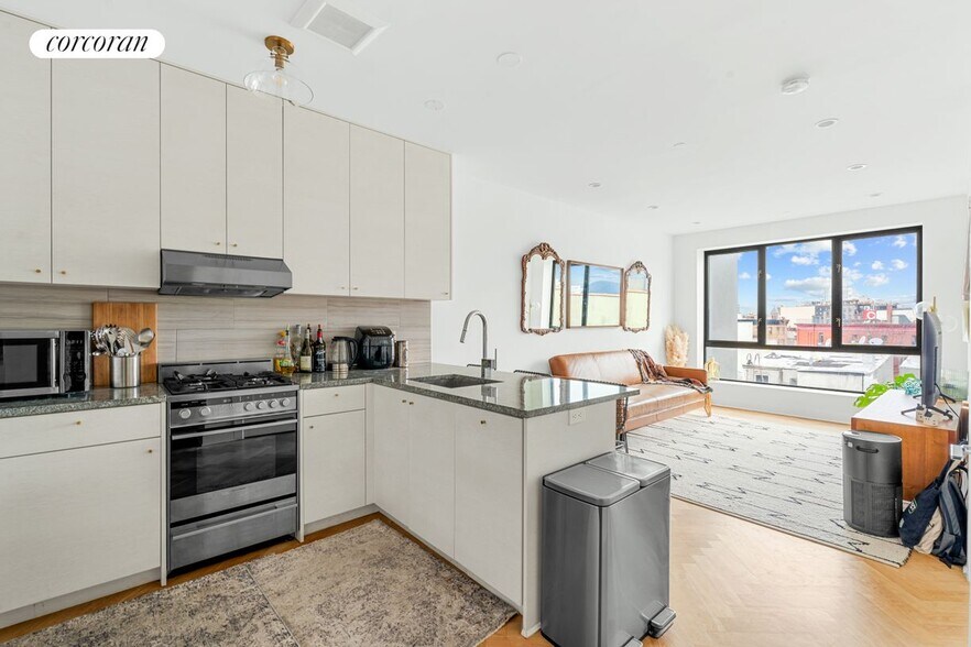 Building Photo - 737 Bergen St