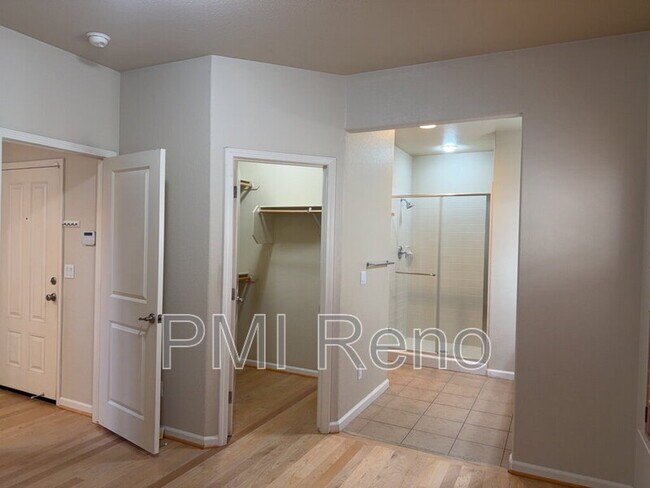 Building Photo - 1360 Waterloo Dr